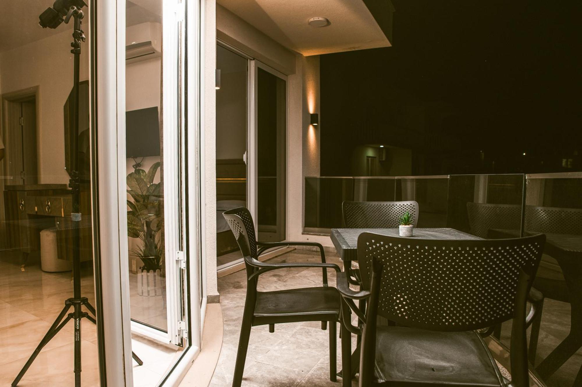 M&H Apartments Улцин Екстериор снимка
