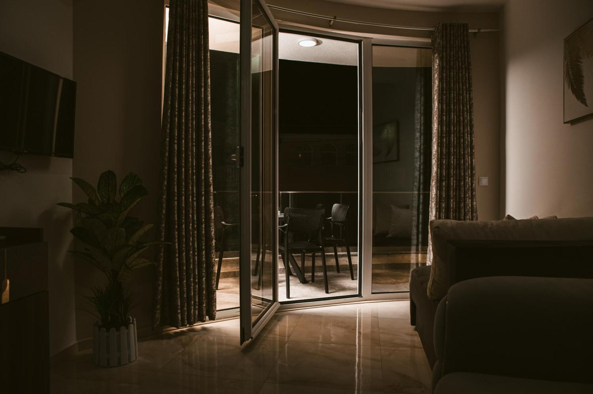 M&H Apartments Улцин Екстериор снимка