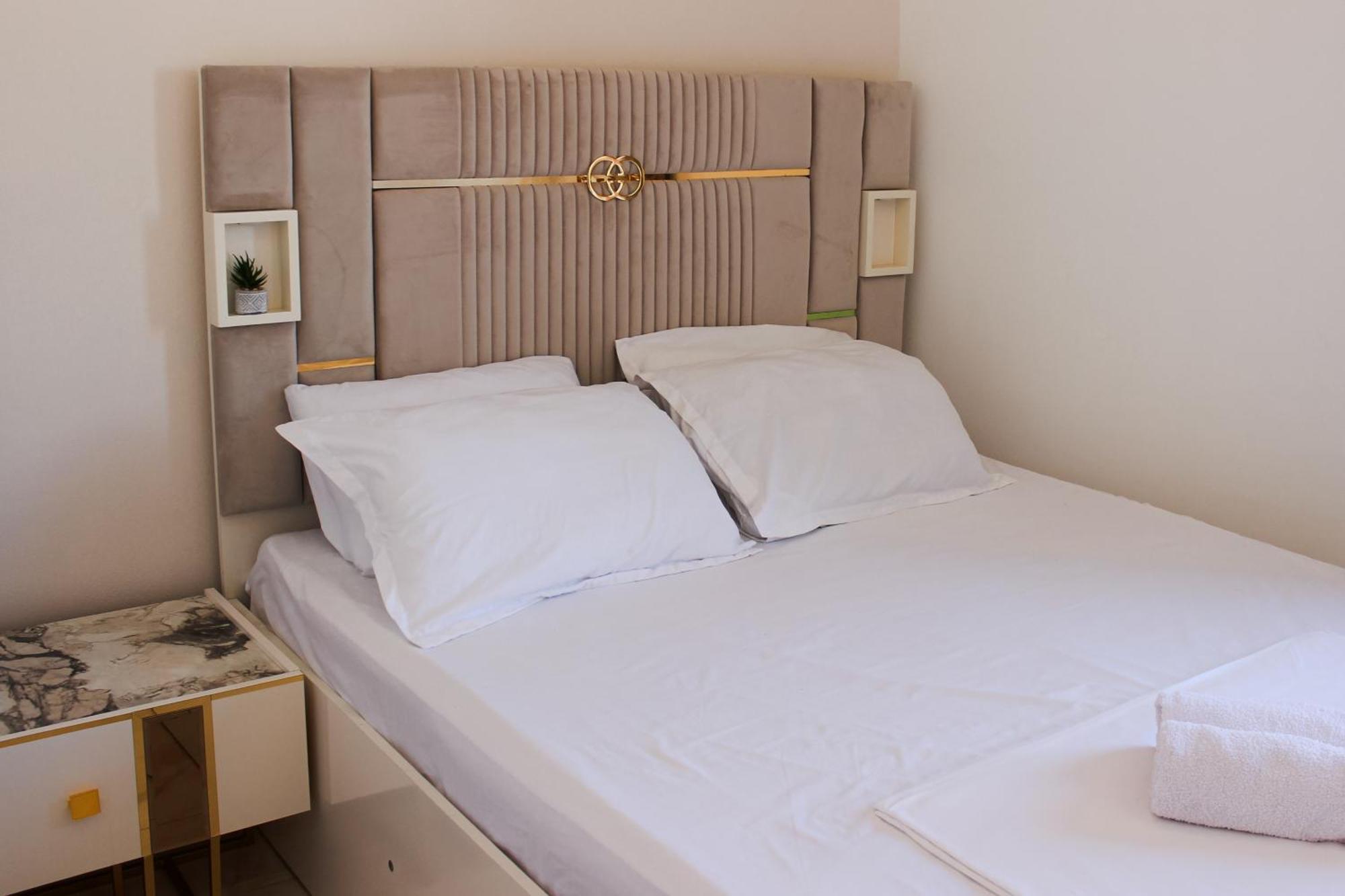 M&H Apartments Улцин Екстериор снимка
